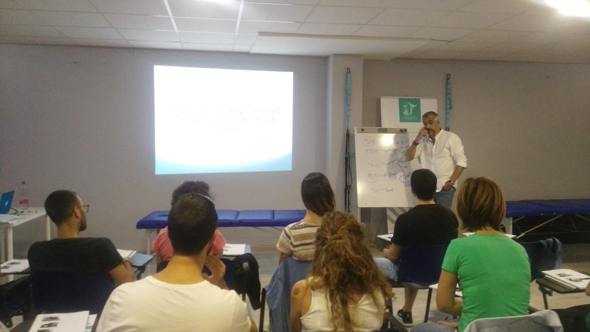 pacobautista1's tweet photo. Finalizado curso de #neurodinamica en Valencia. Muy agradecido al @ICOFCV por la confianza y la organización. Gran grupo. 👏💪 https://t.co/iUUbP5Cywc