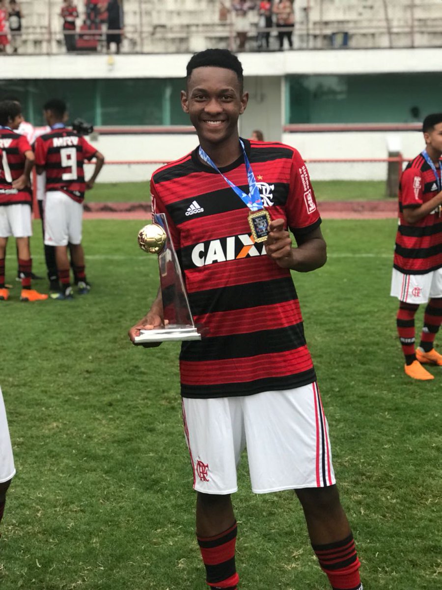 JorgeBalla03's tweet photo. Graças Aaah Deus Hoje Saímos Com Aaah Vitória 8 Flamengo 0 Portuguesa , Muito Deliz Pelo Desempenho Do Grupo!🏆🙇‍♂️⚫🔴⚫❤
#ÉCampeão❤⚽️🥇🏆 https://t.co/XB5mIPfsYm