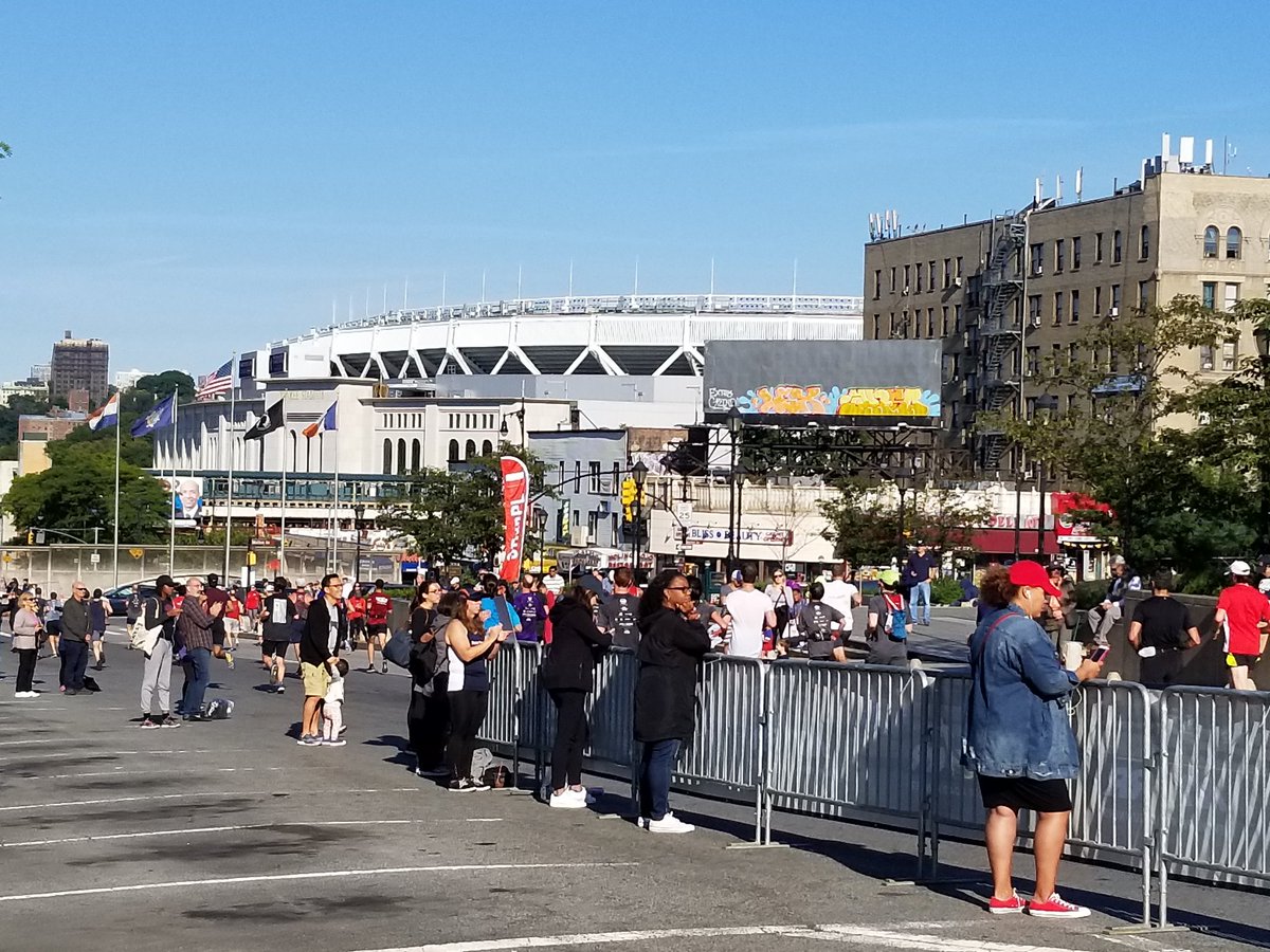 positively_kate's tweet photo. Great job to all in the @nyrr #bronx10mile this a.m.!! Looking good @jtente727 ;)
#running #cheersection @Yankees #bronx #runner @Nike @Garmin https://t.co/b4sRMgq6w7
