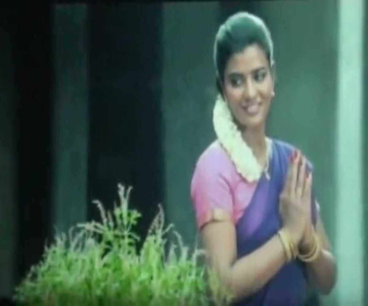 Manimadurai0505's tweet photo. சிறியதோ பெரியதோ தனக்கு கொடுக்கப்பட்ட கதாப்பாத்திரத்தை நேர்த்தியாக அந்த கதாப்பாத்திரத்திற்கு உண்மையாக தன் அபார நடிப்பால் அதை மேலும் மெருகேற்றும் #ஐஸ்வர்யாராஜேஷ் என்றென்றும் தமிழ் சினிமாவின் நம்பிக்கை நட்சத்திரம் @aishu_dil 
#புவனா #ரேனு https://t.co/y8msIHLy66