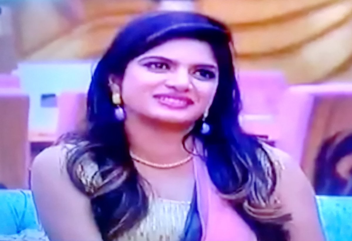 KaushalArmy12's tweet image. Pack your bags #Deepthi

#DeepthiNallamothu
#BiggBoss2Telugu #BigBoss2Telugu 
#KaushalBBT2Sensation #KaushalArmy