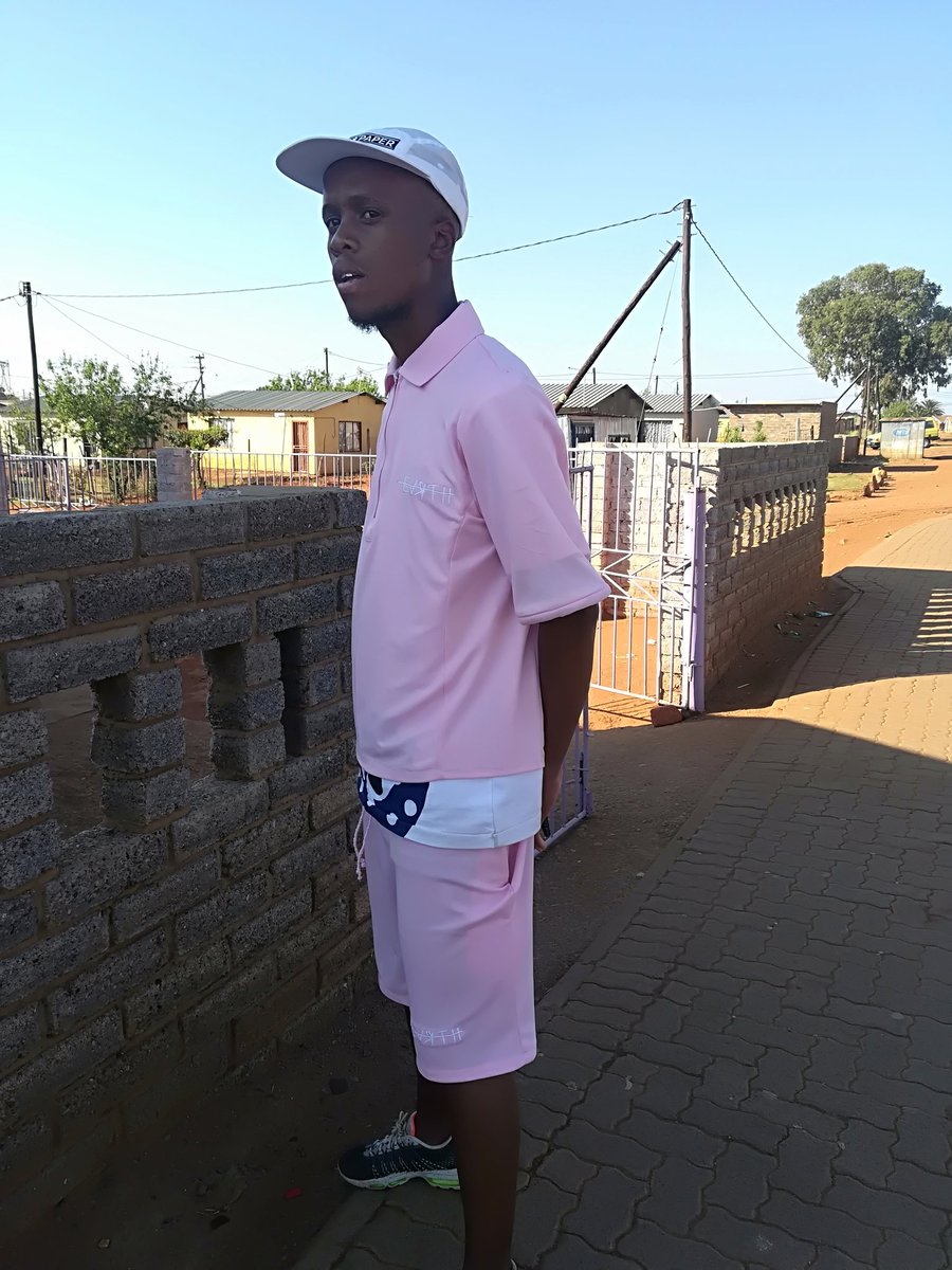 Unklemavi's tweet photo. Big S/O to @EVRTH_ @Niki for hooking me up with 1/1 rarest pieces, I really appreciate the outfit. A major S/O to moshka as well ๐๐ #SupportLocalBrands #B2M #Back2Milano #PrayForVaal https://t.co/QqZoEAQeEn