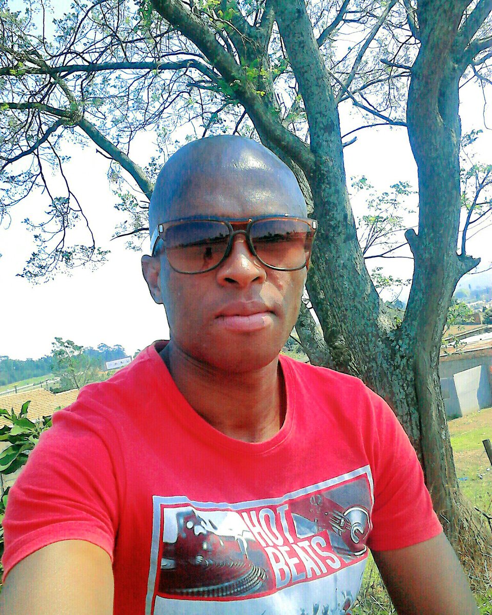 komashasha's tweet photo. @SentleL the music that you always play every Sunday's during your show 
Is an therapy of any kind of pain 
I salute you keep it up 

I would like to wish myself an awesome birthday today 
Any song will be a bonus 
I'm all ears 
PLEASE 
#TRR
@METROFMSA https://t.co/fZpoMg4s0R