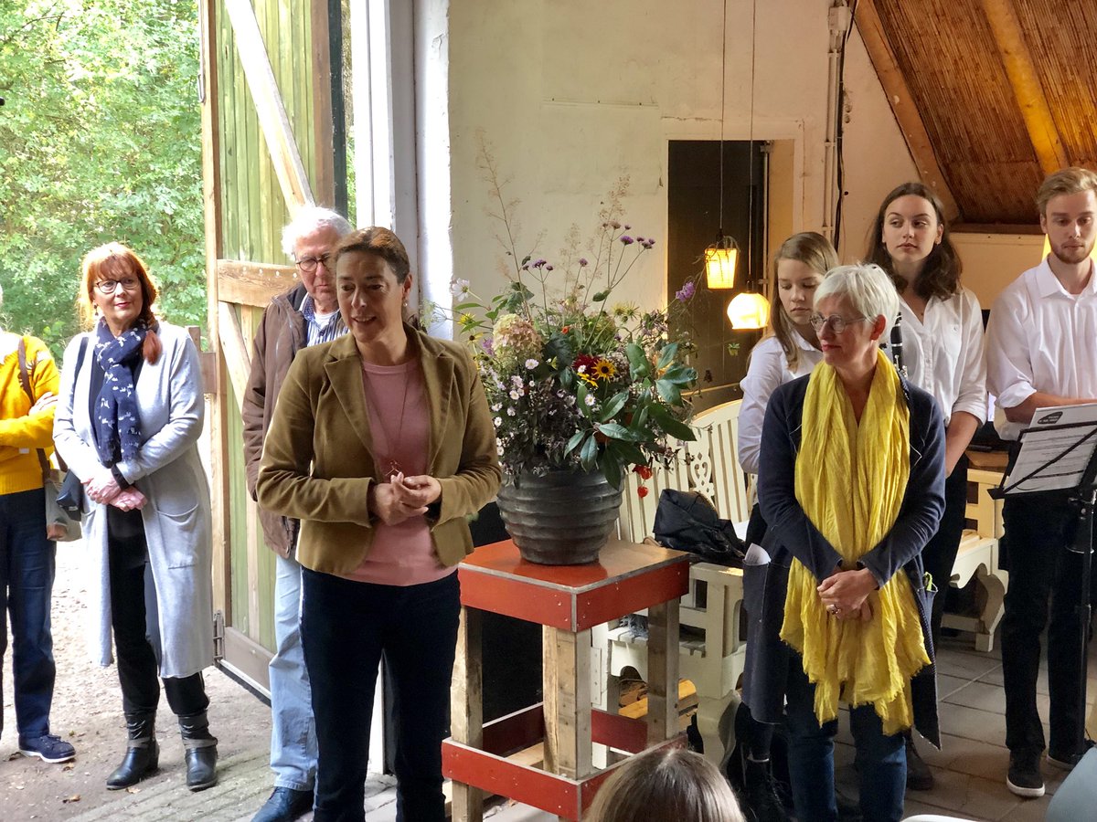 Opening #keramiekmaand bij de <a href="/TuinenMienRuys/">Tuinen Mien Ruys</a> door wethouder <a href="/LuitenGitta/">Gitta Luiten</a> Prachtig weer en veel bezoekers.