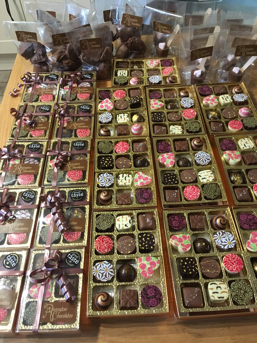 RivingtonChoco1's tweet photo. #order #deliverytomorrow #overthehill #local #smallbusiness #newbusiness #handmadechocolates #honeycomb #hotchocolatedippers ๐๐ซ https://t.co/x84wpSwt48