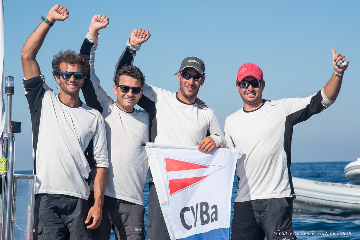 legavela's tweet photo. È il @cv_bari_nautica ad aggiudicarsi la finale del Campionato Italiano per Club 2018 della Lega Italiana Vela allo @YccsPortoCervo !! 
Bravissimi ragazzi, complimenti!!!! 👏🏆 #LIV @SailingCL @federvela https://t.co/DquYCniiCK