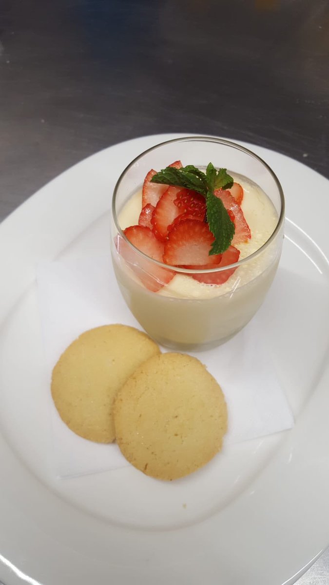 Treat yourself to a wonderful lemon posset with strawberry compote and shortbread 🍋🍓#lemon #posset #citrus #strawberry #pudding #treat