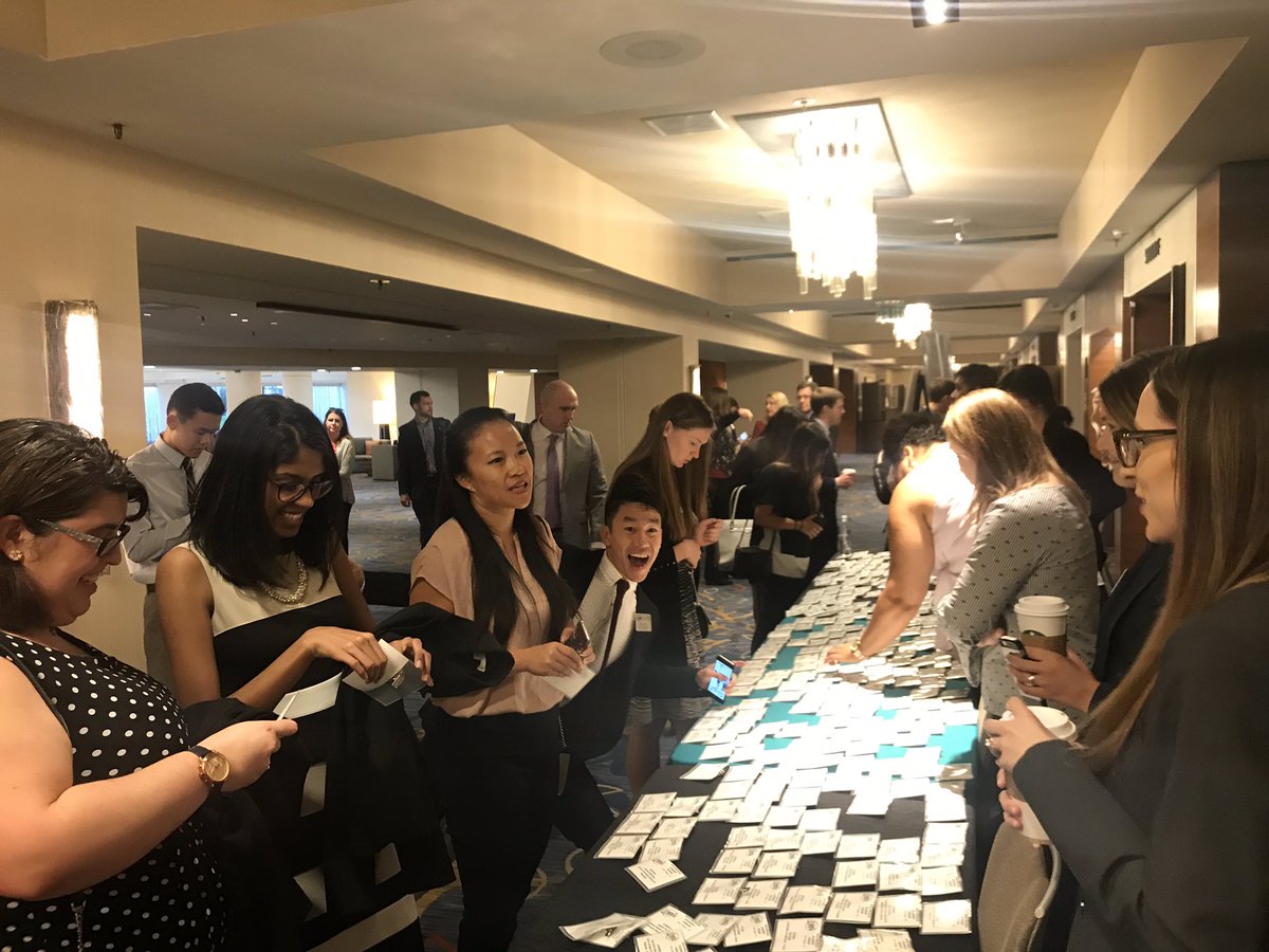 JPickosMed's tweet photo. Can you spot @a_tran_ ? Medical Students are filling in the forum! #EMRAatACEP18 #EMRAMSC #EMRAFamily #EMRALeaders @emresidents https://t.co/tdff5MvLYy