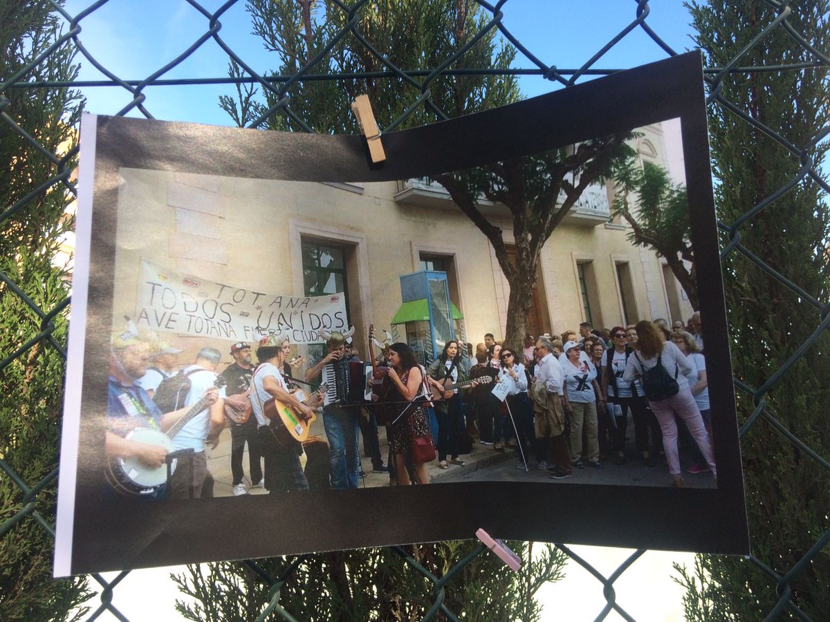 <a href="/AveTotana/">AVE Totana - Fuerza Ciudadana</a> Celebrando la paralización del trazado 2018 a favor del de 2011 junto a nuestros compañeros de <a href="/SoterramientoMu/">SoterramientoMurcia</a>