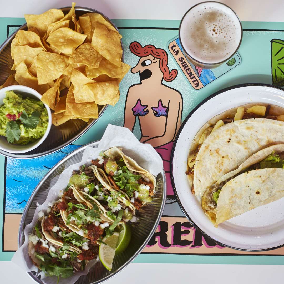 VisitCopenhagen's tweet image. On the hunt for something delicious? From tasty tacos to maritime fastfood - we've gathered 6 of the city's best casual food spots perfect for you to try. lnk.to/bVU3dFA