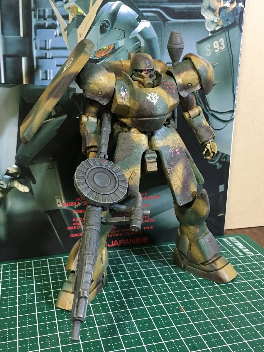 hinako7abe's tweet photo. 近藤風ギラズール完成しました
親衛隊ギラズールをベースにちょこちょこ弄りました
確かザクに似せたみたいな設定だったはずなので全体的にザクの記号を取り入れてみました
#ガンプラ #近藤版 https://t.co/l19VrX3WYK