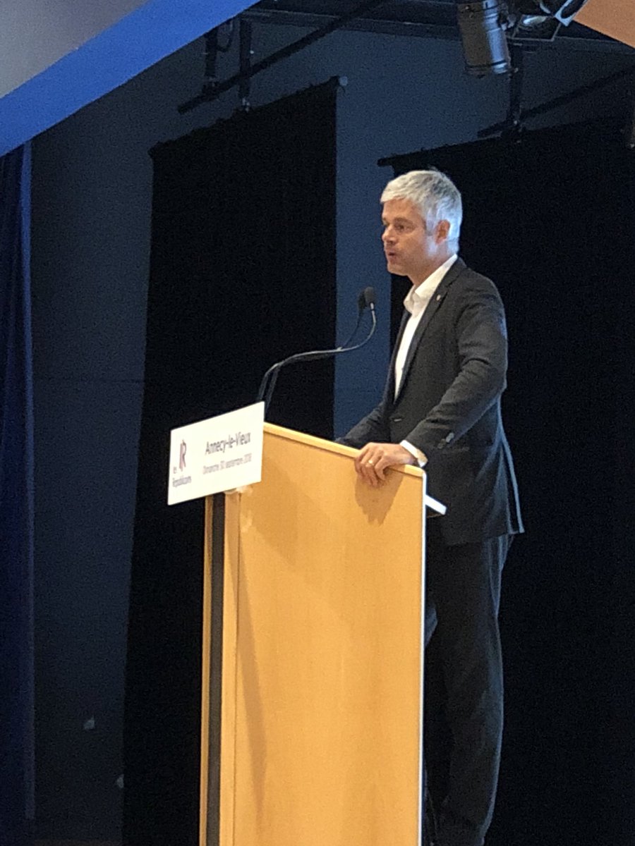 fbenoit74's tweet photo. 🇫🇷 Très belle réussite pour la fête départementale #LR74 en présence du Président Laurent Wauquiez.
#GenerationRepublicain #LaDroiteDeRetour #TeamJeunesRep https://t.co/HSbgHXmWch