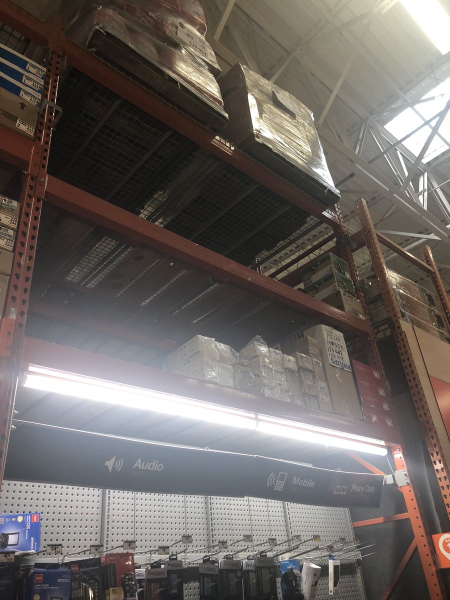 D27 overheads at 0249 ready to go #SFLOHORG