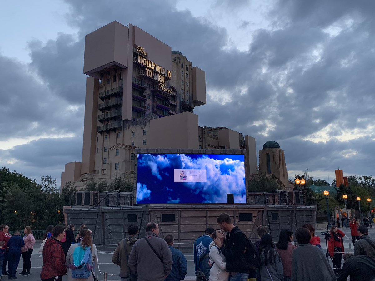 thedlpgeek's tweet photo. Two down, one to go... Waiting for Stark Expo. #MarvelSummer #DLPlive https://t.co/2UVo76HMMJ