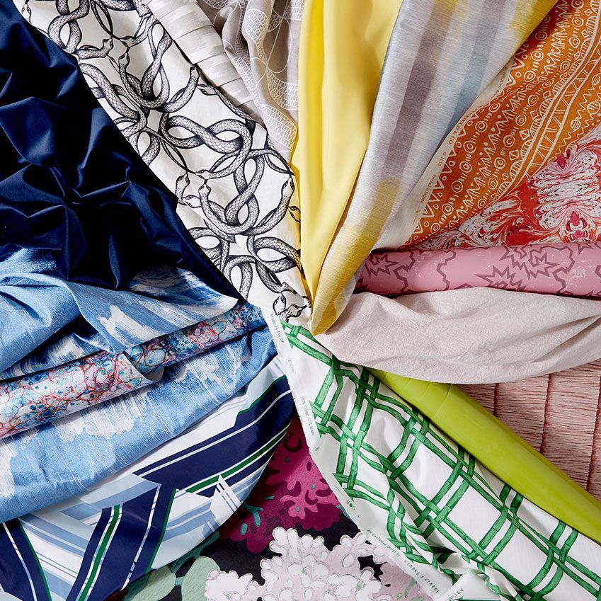 ELLEDecoUK's tweet photo. The decorating maxim for this season is BE BOLD. Be inspired by our bi-annual edit of the hottest fabrics, wallpapers, paints and tiles in #EDOct18, the decorating special – it's on sale now! https://t.co/oaVngxQwtj