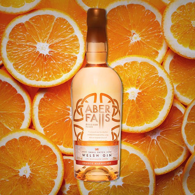 aberdistillery's tweet photo. A refined balance of sweet and bitter orange flavours, with the pine flavour of juniper: a citrus hit with warming aftertaste, guaranteed to tickle your tastebuds! Have you tried our award winning orange marmalade gin yet? https://t.co/bs9oVbM8HI