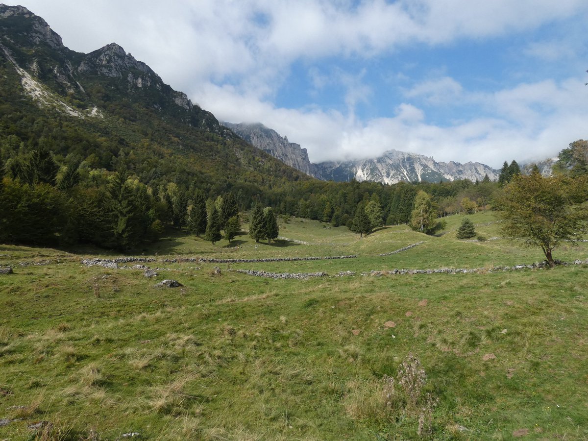 Piccole Dolomiti #italy #veneto #provinciavicenza #recoaromille #piccoledolomiti #clouds #landscape #photography #lumix #lumixphoto #lumixphotography #mountains #mountainsview