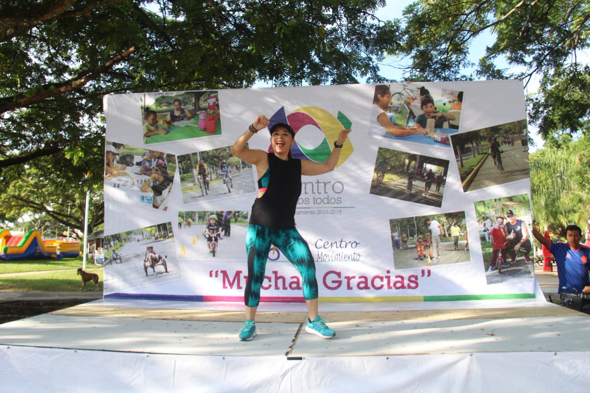 Con la presencia de la alcaldesa @casildaruiz8, se llevó a cabo el Mercadito de #MejoraTusHábitos, durante la última jornada de #CentroEnMovimiento.