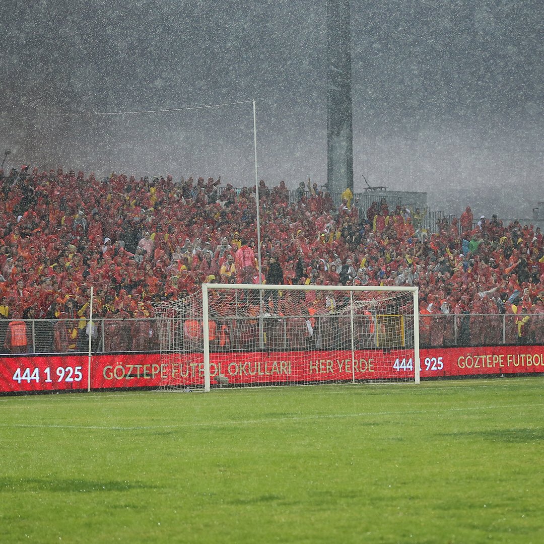 Goztepe's tweet photo. Fırtınalar Koparsa Kopsun!

#Göztepe https://t.co/UPXk5eePWq