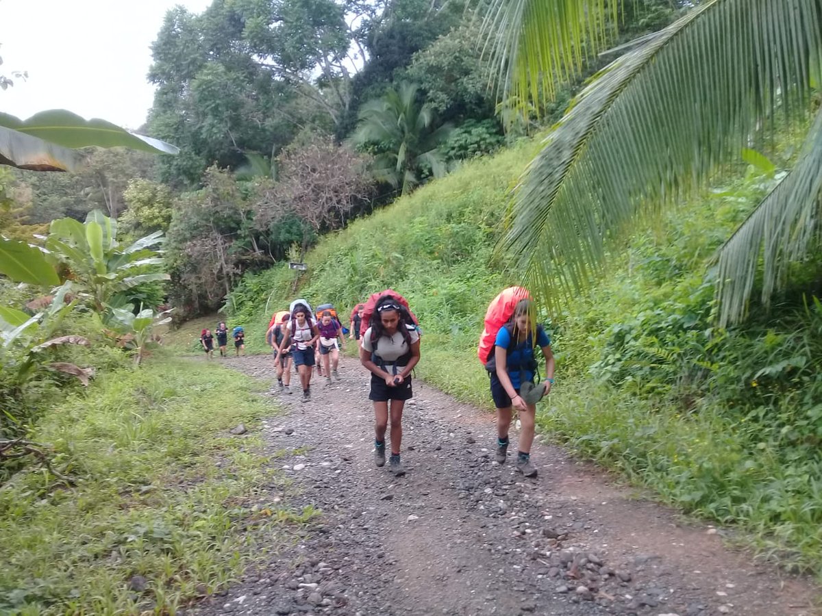 PROYECTOUTDOORS's tweet photo. #weareworldchallenge team #fintona has started a new adventure in #OSAPENINSULA #CostaRica #experientialeducation #adventureeducation #outdooreducation #osatrek https://t.co/oAENnfwxyZ