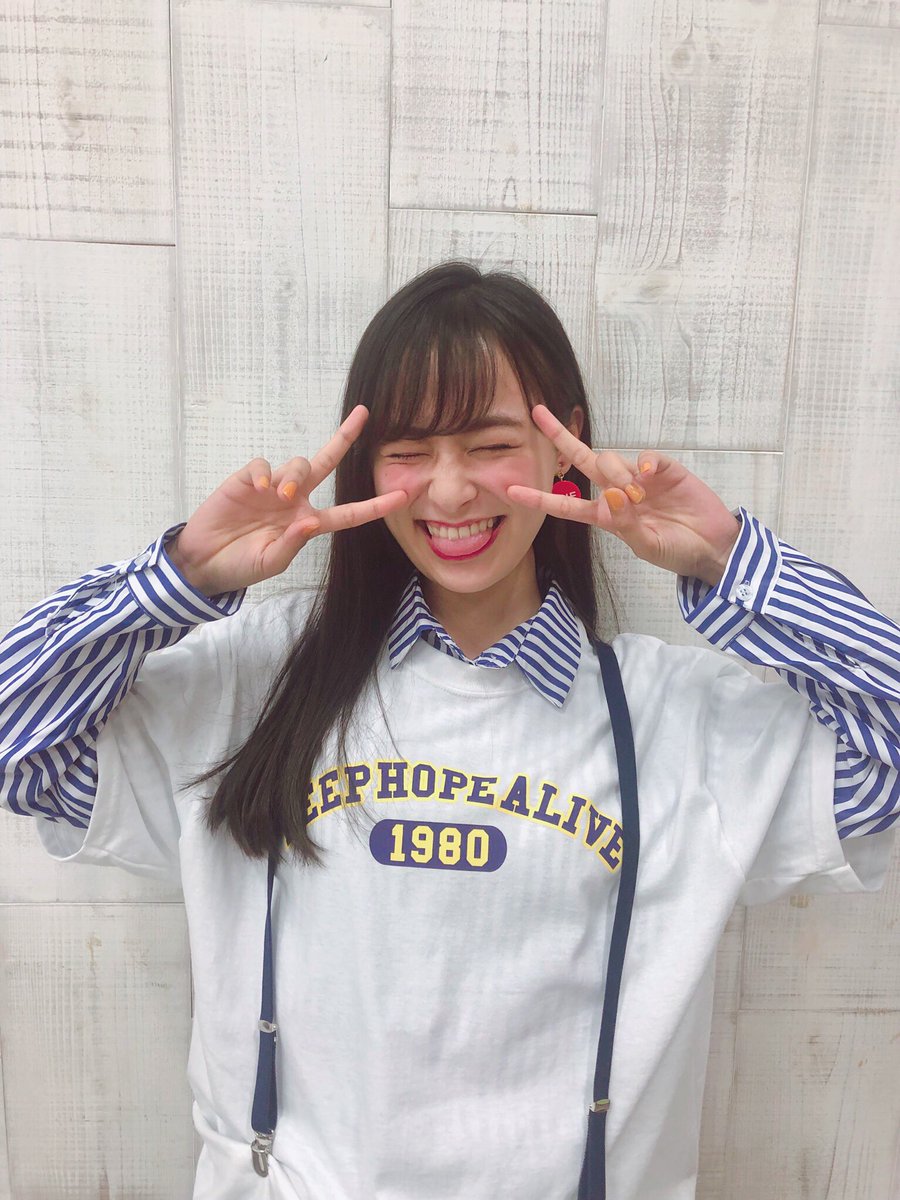 Popteen11月号、初表紙を飾らせていただきました✨ 記念号でこうして