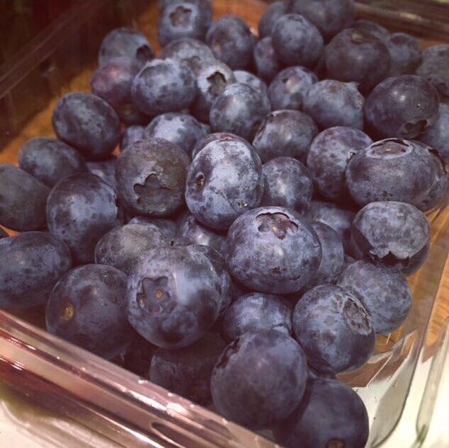 KitchenSprout's tweet photo. #SundayFunday #BreakfastOfChampions #Strawberry #Blueberry #PumpkinSeeds #PancakesNSausauge #Eggs #SparklingWine #BubblesForBreakfast #Fresh #GoodEats #GoodTimes #Foodie #FoodPorn #FoodPics #Celebrate #CheersFromToronto🥂🥞🥂🥞🥂🥞 https://t.co/9XOFNutjid