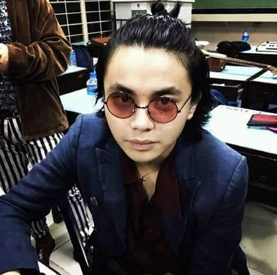aleahrivera's tweet photo. @Bsilonga Kuya ter! @Bsilonga Sorry nalate ako ng greet pero better late than never😊 HAPPY BIRTHDAY KUYA BLASTER MITCHELLE MEDINA SALONGA.Para sakin ikaw yung nagpapasaya ng banda keep on doing that po kuya. LOVE PO KITA KUYAA Yiieee Mwaa😊😘
#BlasterAt19 https://t.co/Sogpr2tCTV