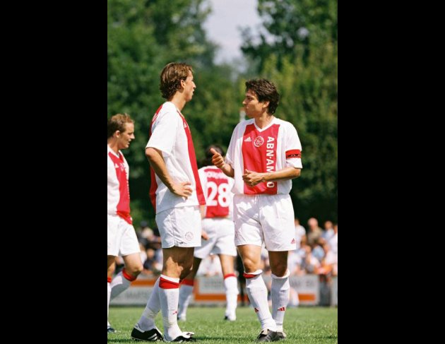 iammoallim's tweet photo. Zlatan Ibrahimović: "A great player? No, that's not me. I've had games in which I was totally invisible. And still scored. That's what I do, but great players will never do that. They carry the team, allow others to play better. Someone like Zidane, Bergkamp or Jari Litmanen." https://t.co/NQVpDWrAlb
