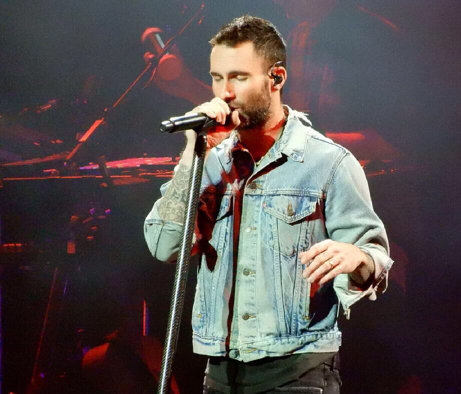 circleslov's tweet photo. Denim jacket
I’m voting for @maroon5 for Favorite Duo or Group - pop/rock at the #AMAs https://t.co/6iGeIjvTv5
