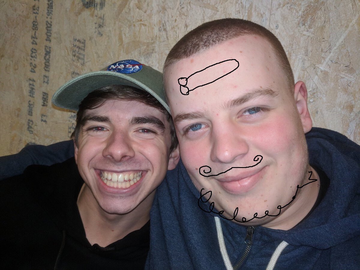 conor_06's tweet photo. retweet or 7 years of bad luck https://t.co/eT03oFTsDt