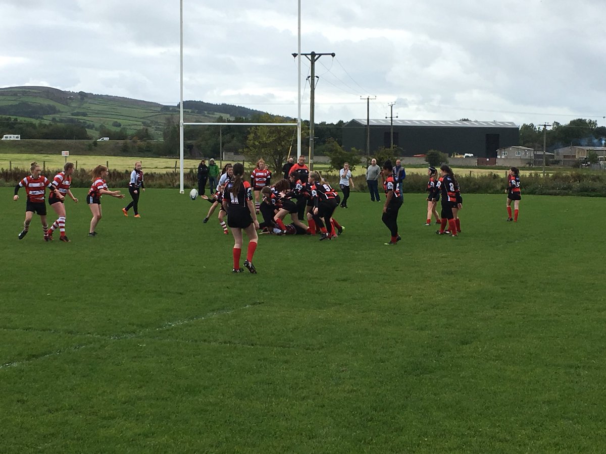 Great event over at #Skipton for the girls U13s and U15s! Over 100 girls playing rugby this afternoon! Well done to all the volunteers from all the club involved! <a href="/SkiptonRFCGirls/">Skipton RFC Girls</a> <a href="/BaildonGirls/">Baildon Girls Rugby</a> <a href="/SalemRFCLadies/">Salem RFC Ladies</a> <a href="/CleckheatonRUFC/">Cleckheaton RUFC</a> @RugbyRoses <a href="/wplgirls/">WPL Rugby Girls</a> <a href="/oldbrodsgirls/">Old Brods W&G Rugby</a> @CRCJamesOliver
