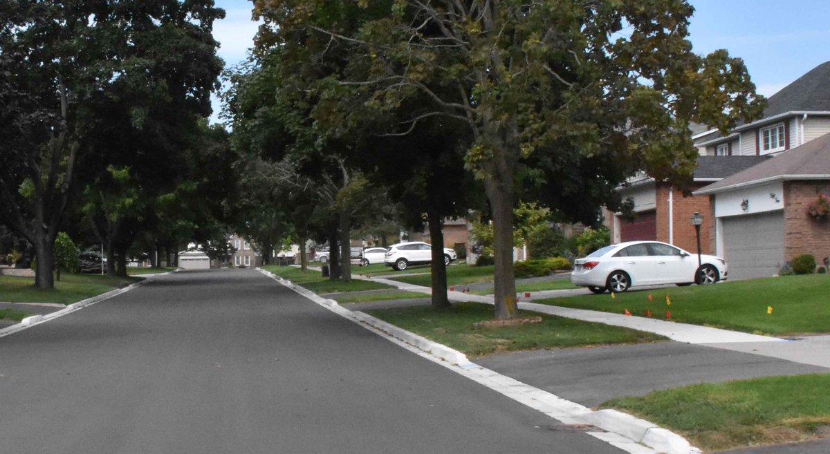 Keep our sidewalks clear! When parking your vehicle in your driveway, leave room for pedestrians by ensuring you're not blocking or overhanging the sidewalk: whitby.ca/parking