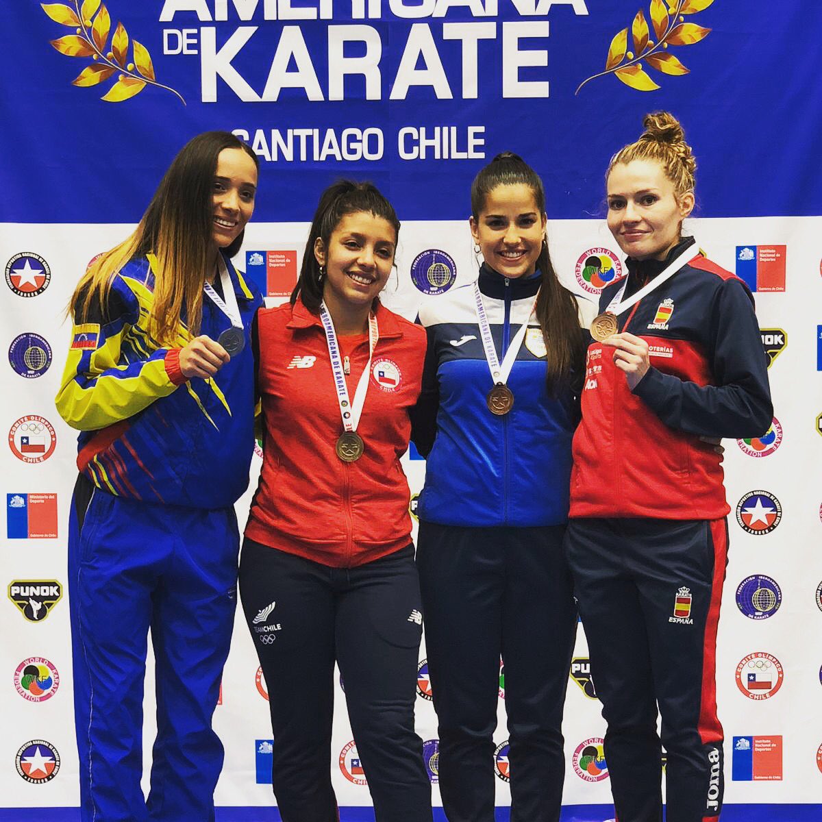 crisferrer88's tweet photo. 🥉 Tercera -61k en la Copa Iberoamericana 🇨🇱
#karate #kumite #spain #rfek #EspKarateTeam #championship #chile #santiagodechile #samyd #ibiza #eivisa #españa #fkib #61kg
@RFEKarate @UCAM_Deportes @UCAM @Noudiari @periodicibiza @Diario_de_ibiza @IB3noticies @IB3 https://t.co/Boc5wP8W0J