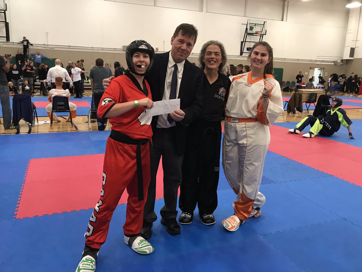 OttawaMaryJ's tweet photo. Victory grins on some of my #karatekid s favourite people @bpellerin @DouvrisMA #trainedbyaspartan #strongwomen #rolemodels https://t.co/XD9uKh62O2