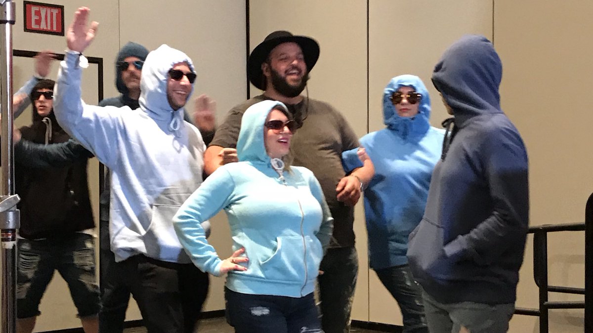 MeanGirlsStage's tweet photo. They totally go here! “The House of Glen Coco” knows how to make an entrance. @WhatsupDanny #DamianDoesDragCon #MeanGirlsBway https://t.co/St5dVOr6G5