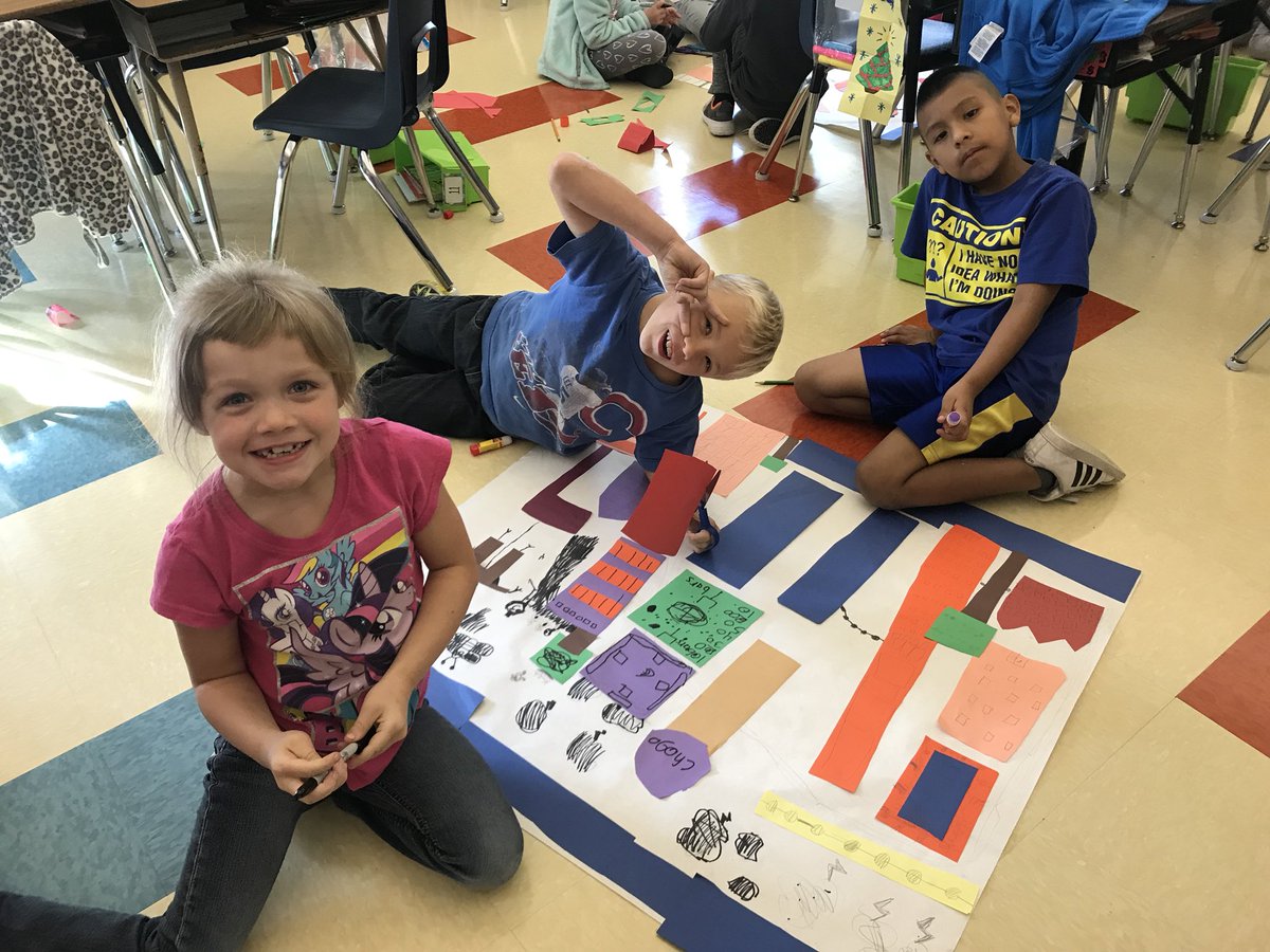 JWalrath2's tweet photo. Having fun making urban, suburban, and rural murals. #teachmorris @morris54braves https://t.co/RrtnbJG5Hc