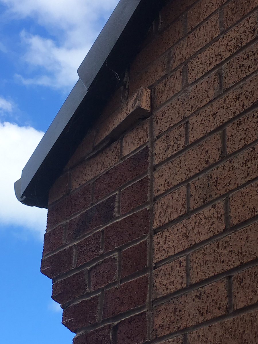 petemortarTW's tweet photo. Look at the quality of my @TaylorWimpeyplc garage which the @nhbc and @scotborders thinks is ok - on which planet do they live? https://t.co/Gi5RyU6yq9