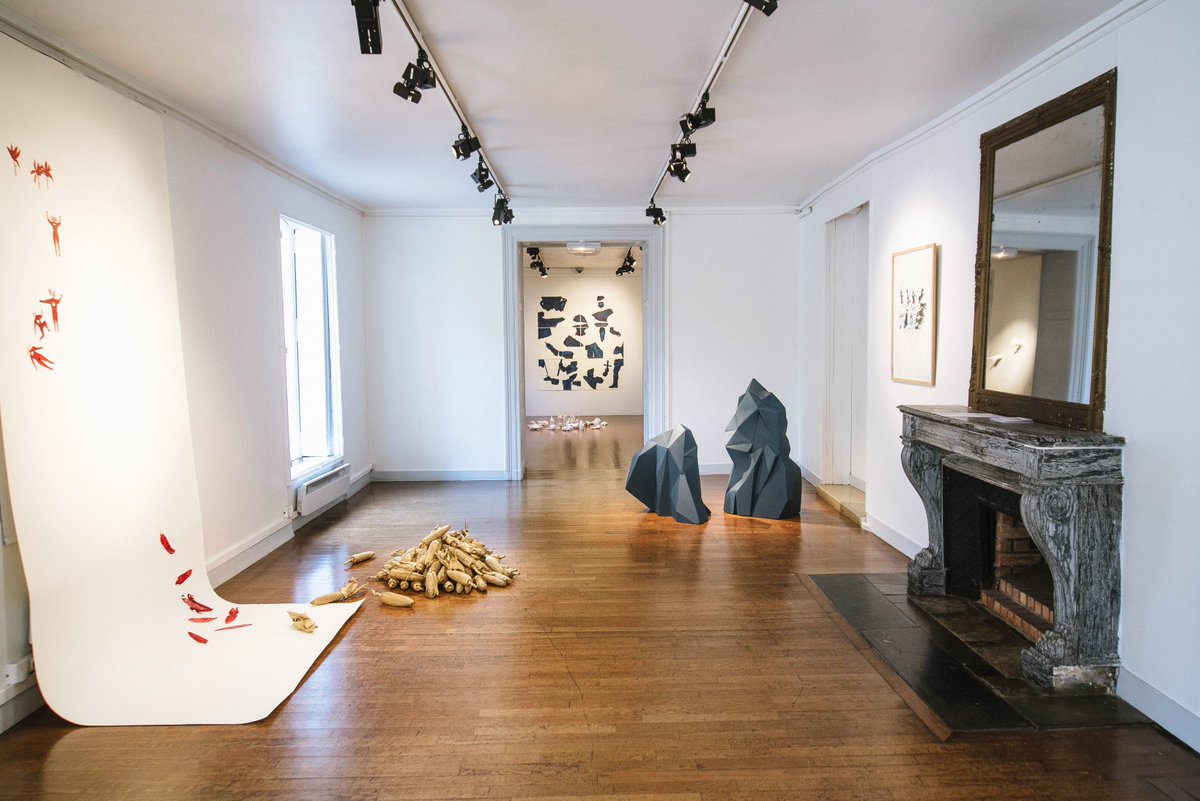 alexadrawing's tweet photo. Expo en cours // "GEOGRAPHIES" à la @MDA_Chatillon, jusqu'au 27/10.
#artcontemporain #drawing #histoire #colombie #memoire #colonisation #soloshow #alexandraarango
photo Marcela Barrios https://t.co/9Hp31WpGEH