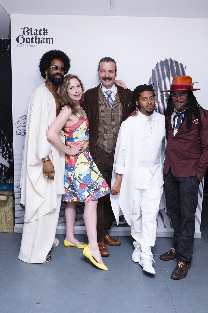 elizabethmeggs's tweet photo. Black Gotham Nerd Ball! Thanks @kamauware for a magical night! Fun time with friends! #NerdBall #InsideBlackGotham #BlackGotham https://t.co/zVgC41JWhX