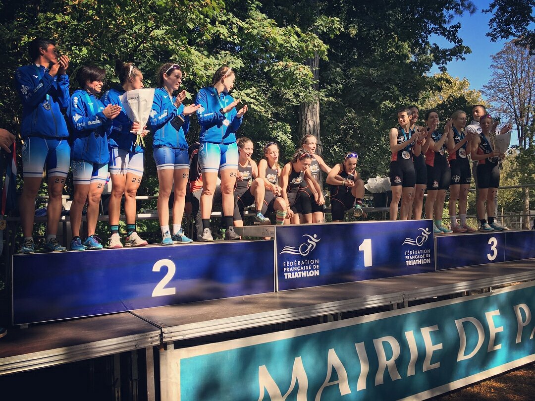 🇫🇷 Finale France D2 Duathlon Paris 
Après une course palpitante où nos Bleuettes ont 1 fois de plus donné le max pour leur équipe, pour leur club...elles s’imposent à la 2eme place...billet pour la Division 1 l’an prochain ! Bravo les Filles ! 🏃‍♀️🚴🏃‍♀️ #LaDalleAngevine