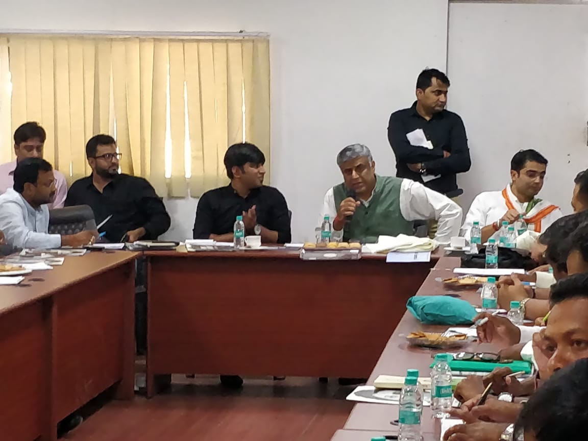 rajeevgowda's tweet photo. It was good to address @IYC Media training workshop on 'Ideology of @INCIndia &amp; its Contemporary Application' today.

Our youth spokespeople got to explore the contrast between our principles vs those of our opponents. @MrinalPande1 @JaiveerShergill @pandey_amrish https://t.co/XZ6TMxegRI