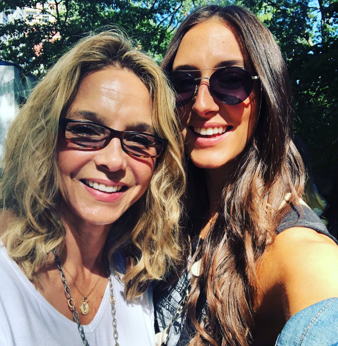 A day to remember @GlblCtzn with @rachelshaps #mothersanddaughters #womensupporringwomen #BeTheChange #BeKind