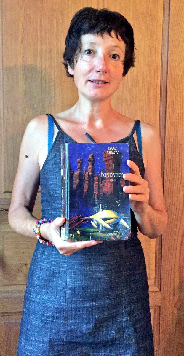 DnaCowgirl's tweet photo. En train de preparer ma prochaine chronique litteraire #CreativeWriting #sciencefiction #scifi #Asimov #KenLiu https://t.co/YTQjsxdRim