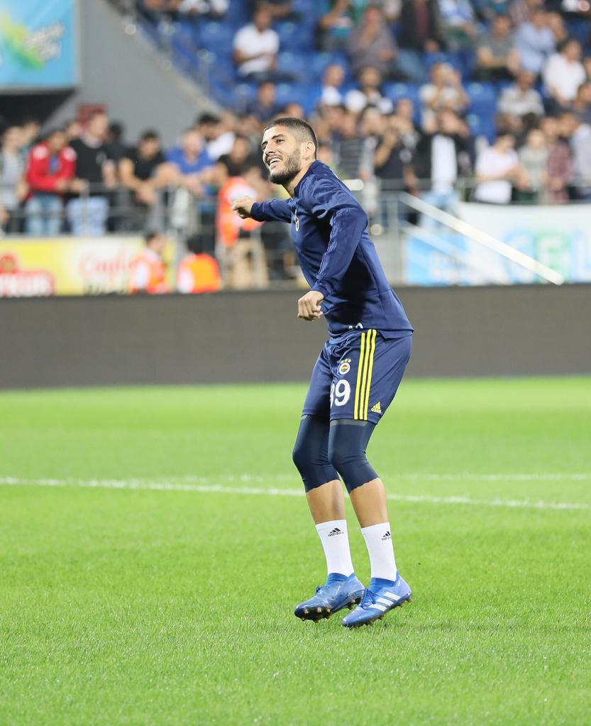 Fenerbahce's tweet photo. 🔥 Isınma bölümünü tamamladık. 

#FBvCRZ https://t.co/a2TrzChb8j