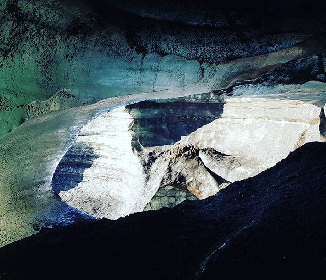 Katlatrack's tweet photo. Black and Blue 
#icecave #icecaveiceland #icelandadventure #icelandnature #neverstopexploring #wheniniceland #guidetoiceland #starwars #icelandtravel #iceland_tourist #icelandscape #discover_earth #discovericeland #ourplanetdaily #tour #trip #glacier #ic… https://t.co/yytmWDxyWg https://t.co/PSGM73l8rd