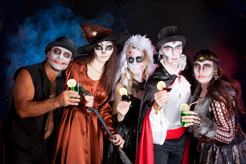 ClubAtlantis4's tweet photo. Who’s excited for #October?! WE ARE! Mark your 📆 : We’re throwing a #HalloweenParty on October 27th and we want you all to be there! More details to come soon….Oh and there’s going to be a #CostumeContest. So if you got it, haunt it! 👻 😂 https://t.co/KWUyxK9qA2