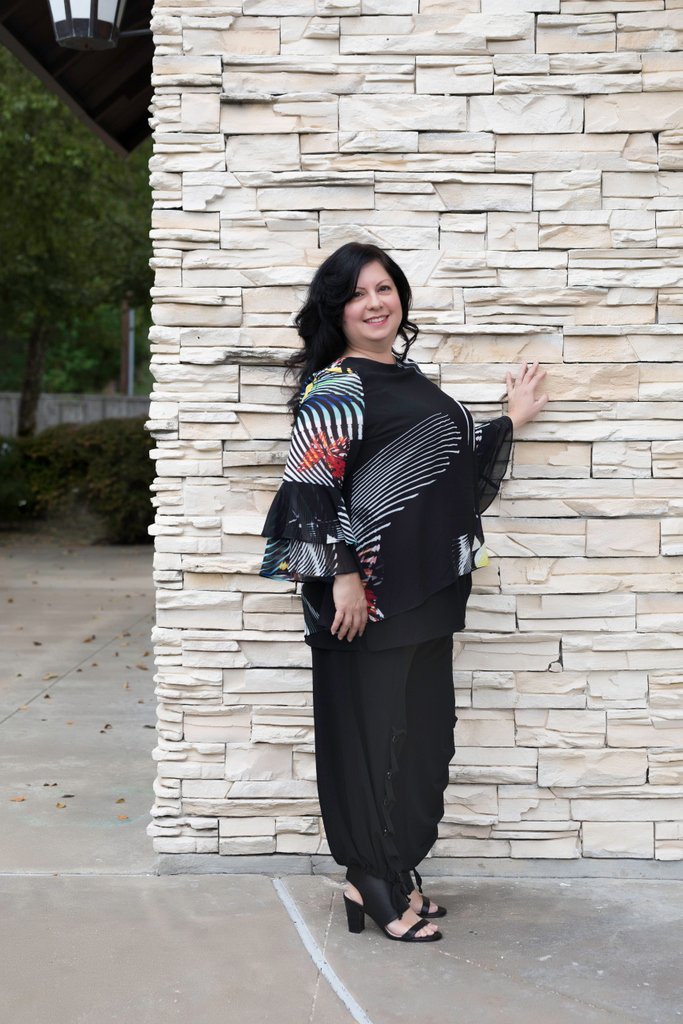 a_splashofsass's tweet photo. Have FUN with Fashion!

Grab these incredible Sassy Sized Pieces before they are gone!

They are going quick so don’t wait! 
————> https://t.co/nMby5Z4Qai
.
.
.
.
IC by Connie K
Black Top with Ruffle Sleeve
$142

IC by Connie K
Black Ruffle Front Pant
$120

Corkys
Reno Heel
$56 https://t.co/oOxjLmxwPL