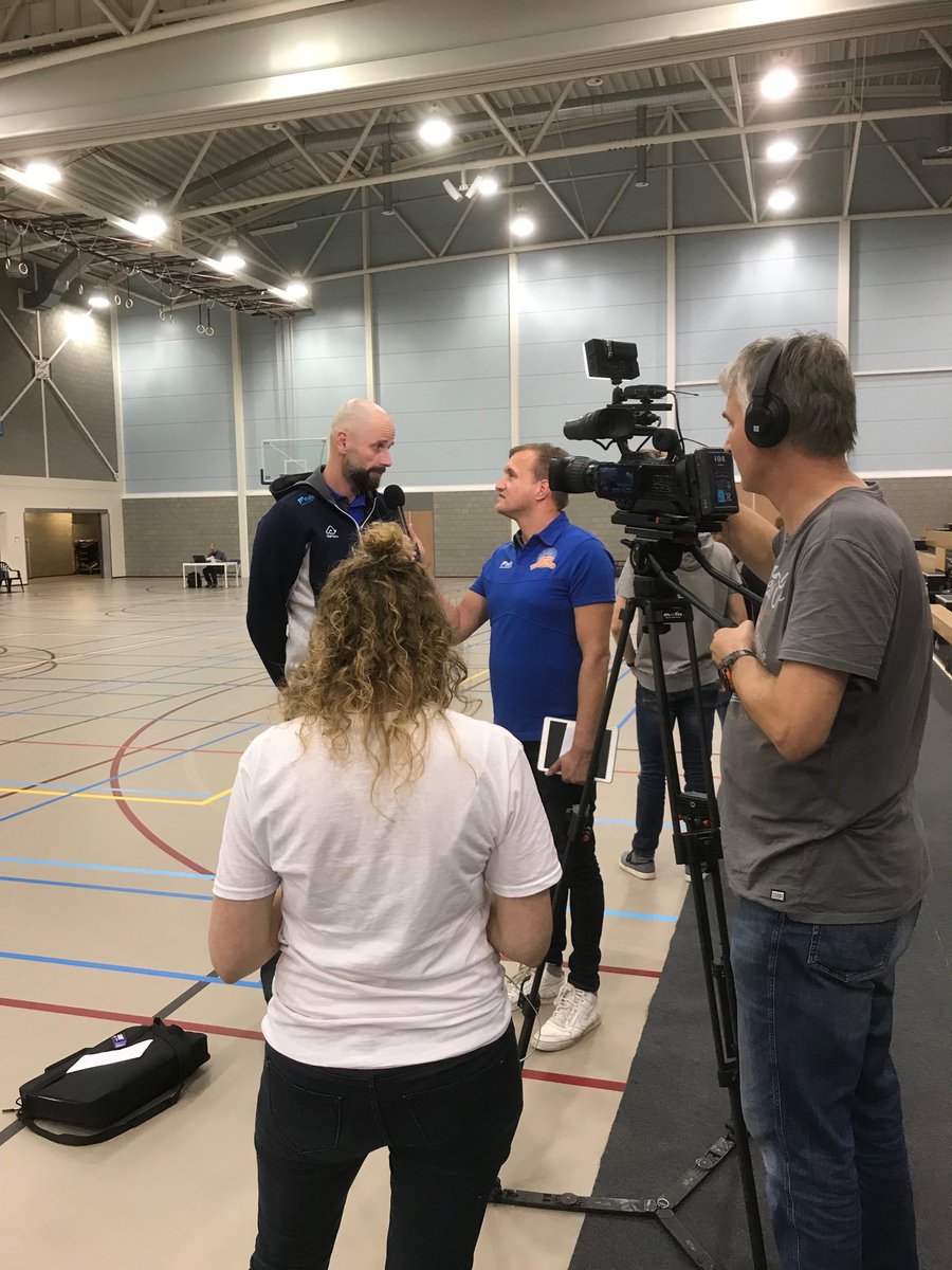 Dutch_Windmills's tweet photo. Interview met hoofdcoach Geert Hammink na de door ⁦@Dutch_Windmills⁩ gewonnen wedstrijd tegen ⁦@DenHelderSuns⁩ 80-47.
#weplaytowin https://t.co/YskgCPKfW3
