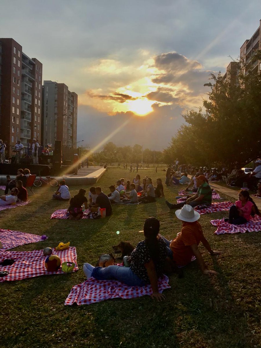 CMelendezSA's tweet photo. Durante el evento Zona Picnic, se presenció este hermoso paisaje en Ciudad Meléndez. https://t.co/UVFrN2ifvh