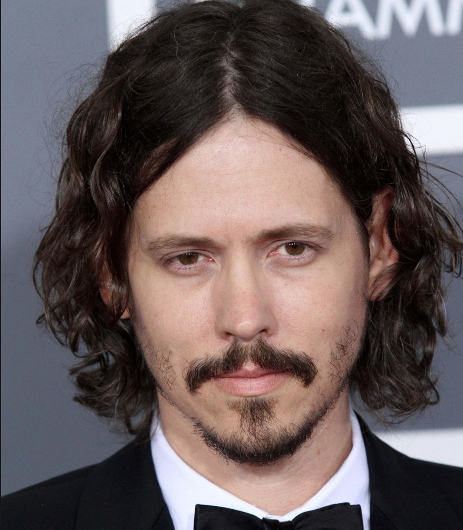 Thank you so much to <a href="/cerysmatthews/">Cerys Matthews</a> (whose Sunday show is my fave) <a href="/BBC6Music/">BBC Radio 6 Music</a> for the first play of Bring Flowers
another chill-banger from my new record! 🖤
This one features beautiful vocals from <a href="/johnpaulwhite/">John Paul White</a> ((ex <a href="/thecivilwars/">The Civil Wars</a>))

Listen back at 22mins bbc.co.uk/radio/play/m00…